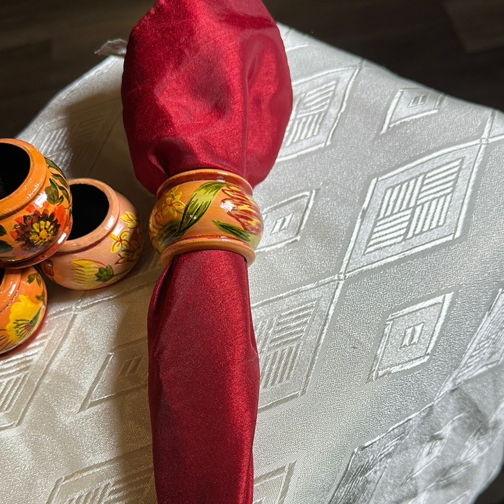 Hand-Painted Floral Napkin Rings Set - Picture 6 of 6